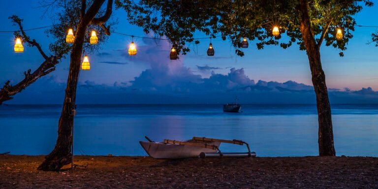 Maleo Moyo_blue hour